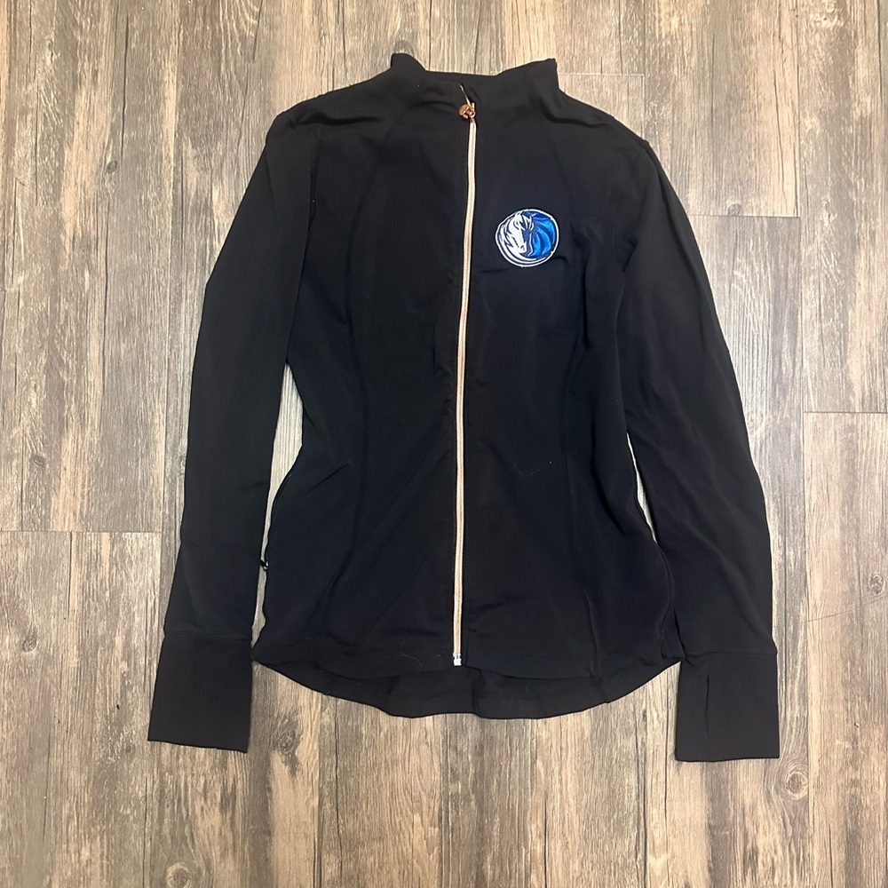 Dallas Maverick’s Black ZipUp Jacket
